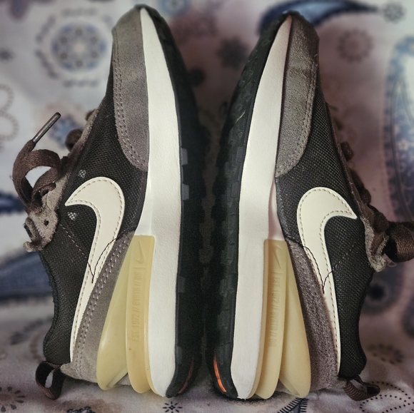 NIKE - Picture 7 of 12